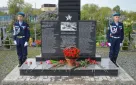 Церемония возложения цветов к братской могиле курсантов снайперской школы